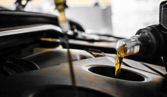 汽车机油需要多久才更换一次？